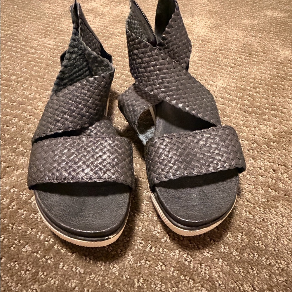 Eileen Fisher Black Woven Sandals - Picture 5 of 6